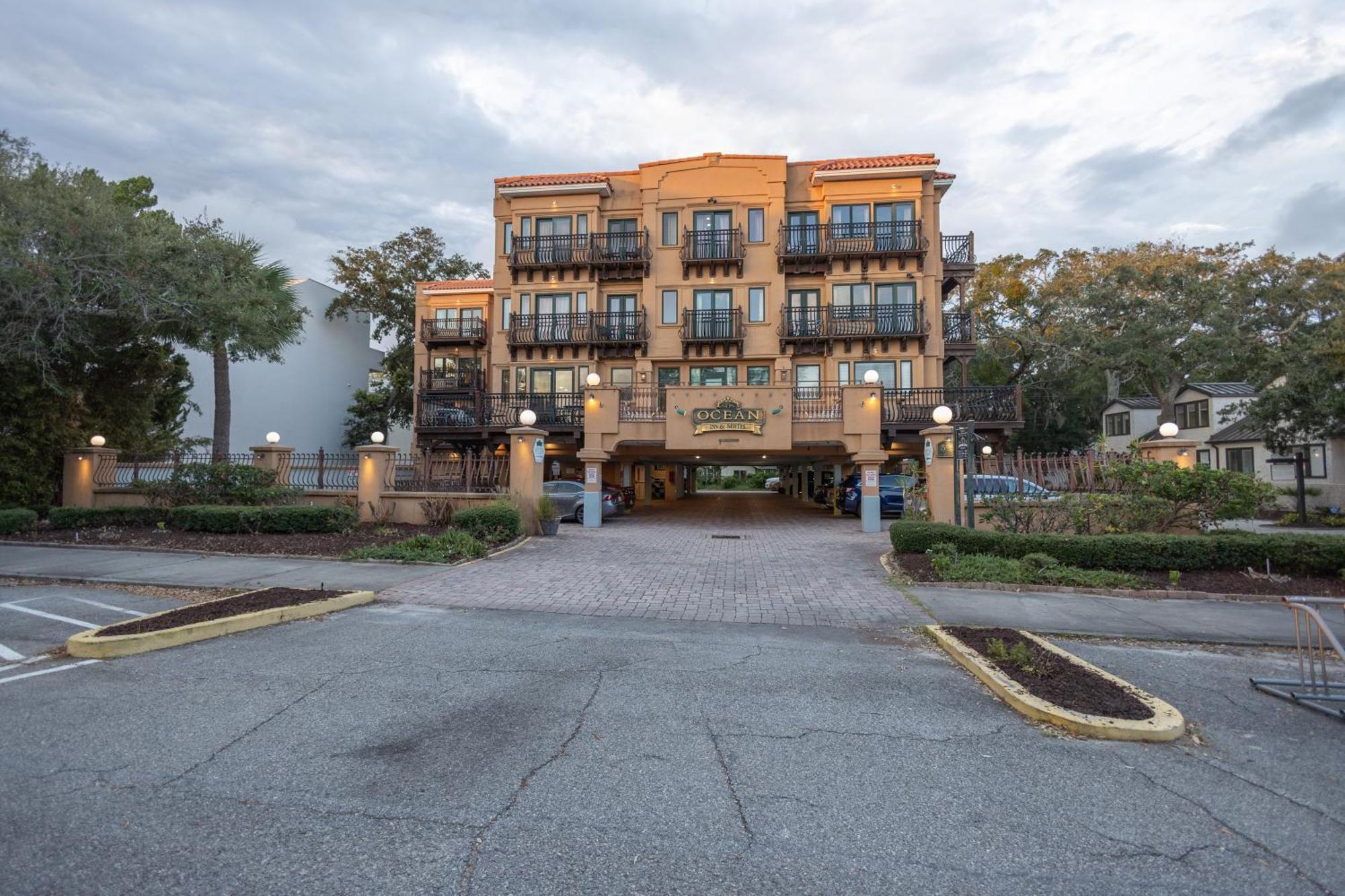 Ocean Inn & Suites St. Simons Island Exteriör bild